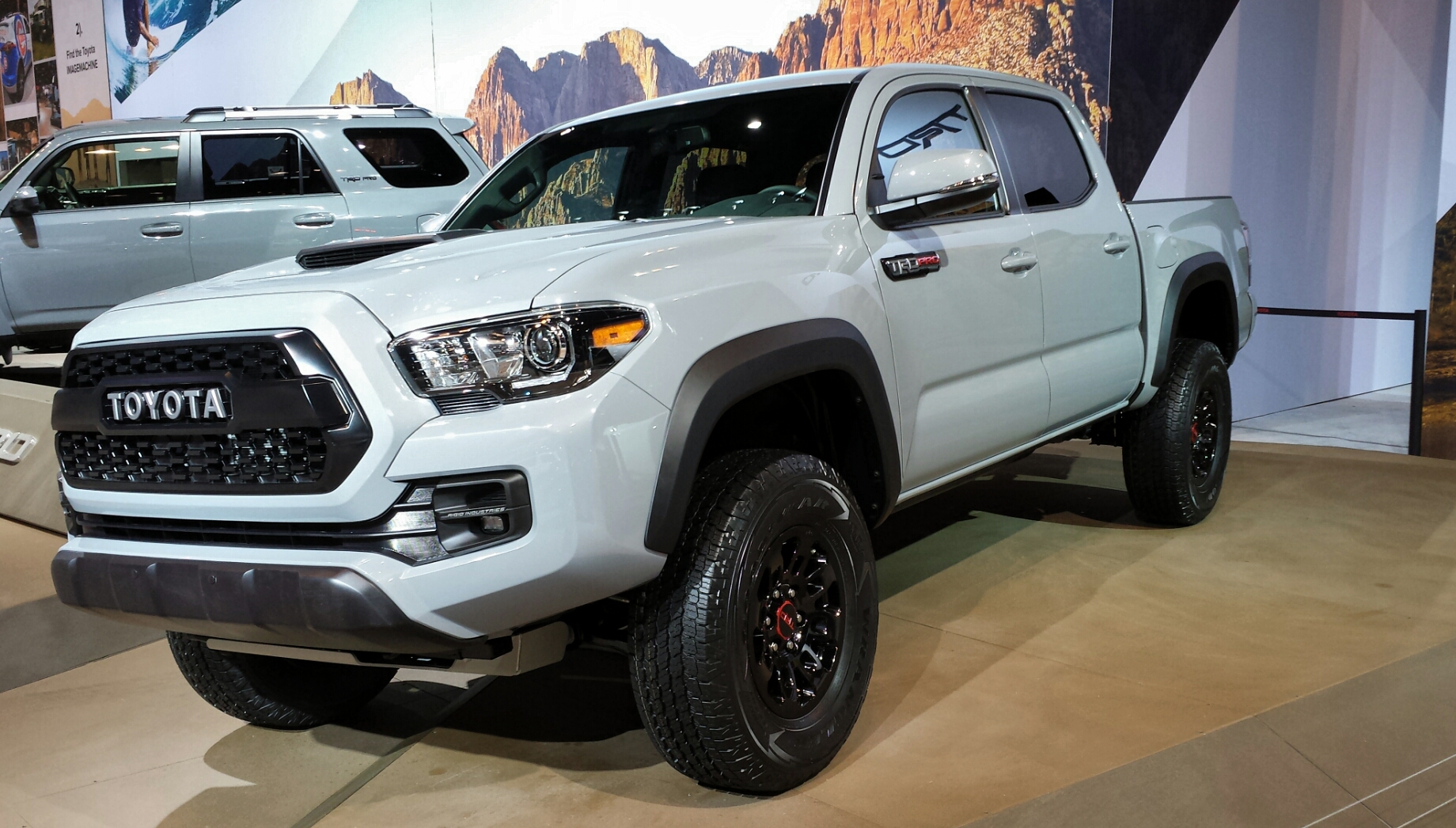 Top 5 Trucks from the 2016 Chicago Auto Show [Video] - The Fast Lane Truck