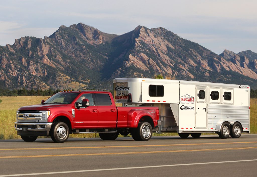 2017 Ford Super Duty F-350 Is a High-Tech Towing Wonder [Video] - The