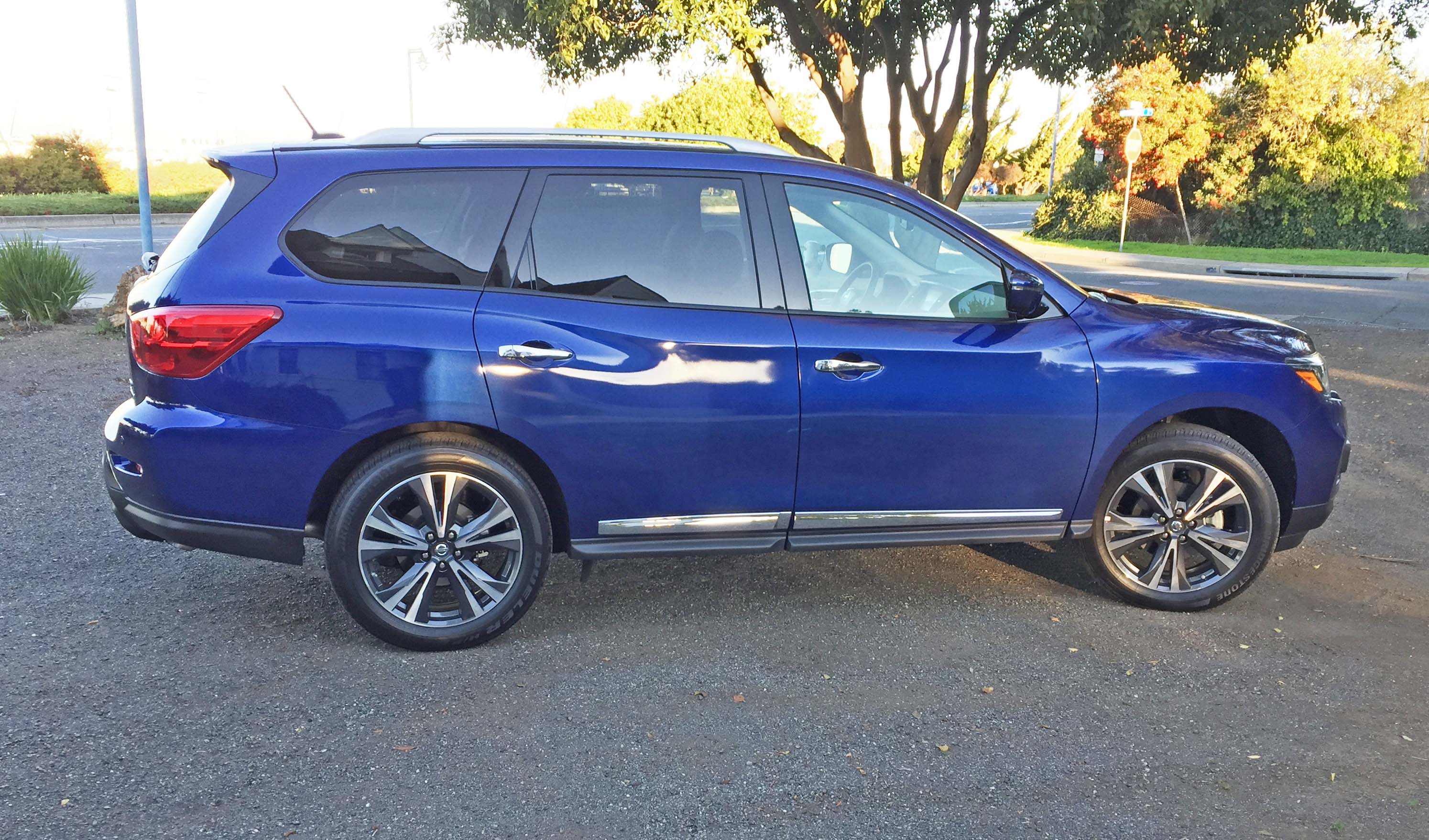 Nissan Pathfinder RSD - The Fast Lane Truck