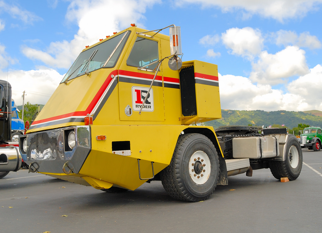 Truck Rewind: Before the Tesla Semi, There Was the 1975 Hendrickson