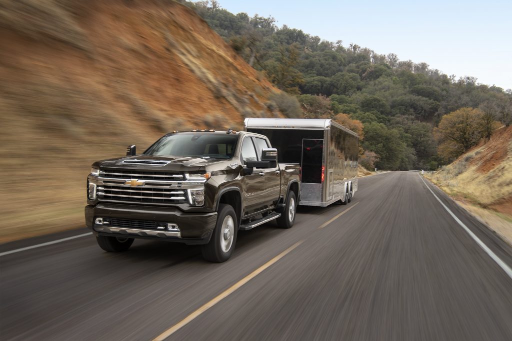 Chevy Silverado 1500 vs 2500 HD Duramax Diesel — One Of These Is Just Right for You: Video