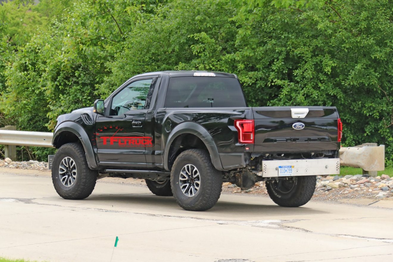 Ford Raptor с кузовом