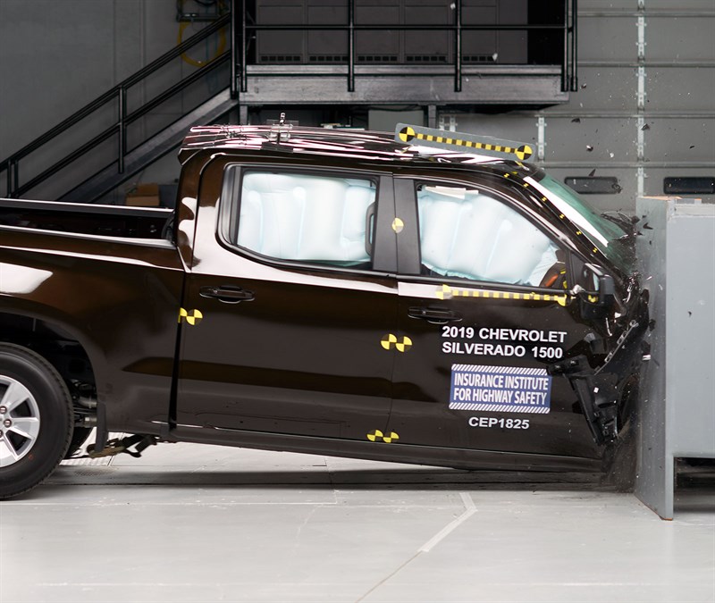 chevy silverado 1500 crash iihs
