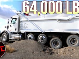 Video: I Drive a New 64,000 Lbs Western Star 49X Dump Truck on an Off-Road Course 2021 western star 49x heavy haul dump truck off-road review test