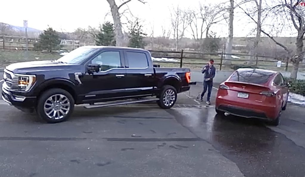 2021 ford f-150 charging tesla car powering home