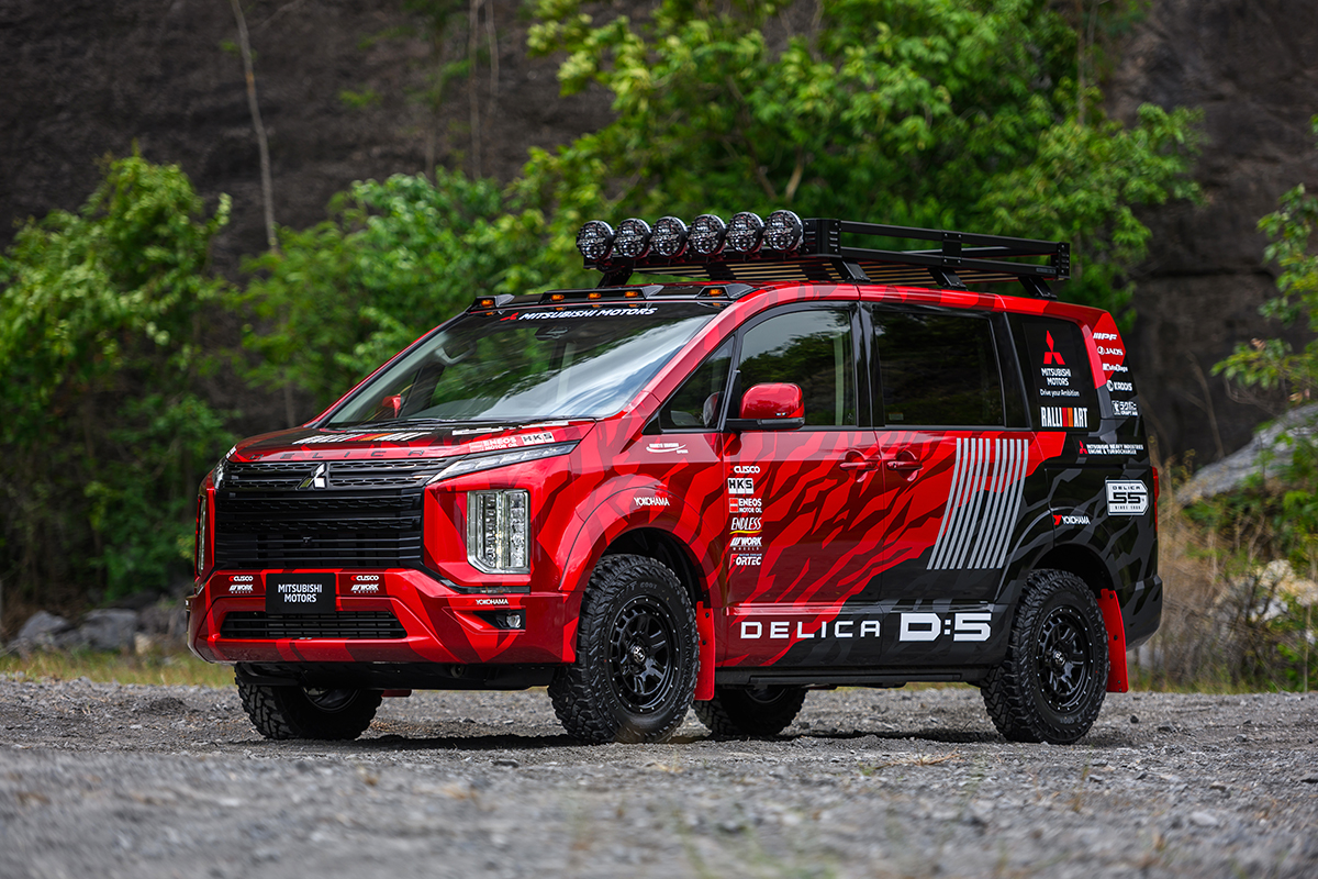Delica D5 rally - The Fast Lane Truck