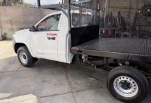 The Pros and Cons of Replacing Your Pickup Bed With a Flatbed